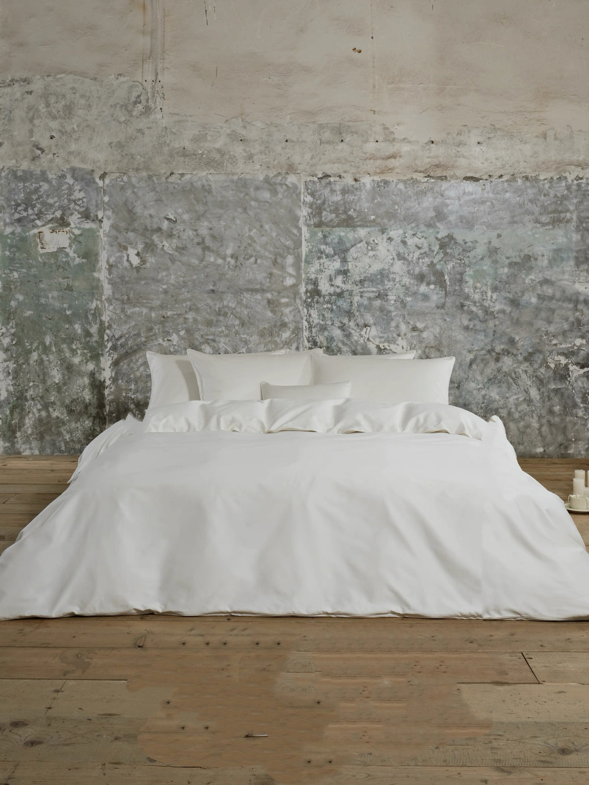 Luxury sateen sheet set with silky smooth finish