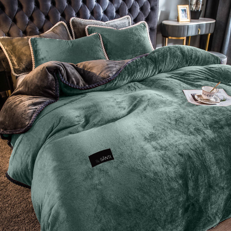 Amorgos Fine Velvet Bedding Set